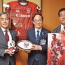 ラグビー横浜キヤノンイーグルス　神奈川区役所を訪問　２月に区民招待試合も