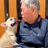 犬を連れて実家に帰省→おじいちゃんを愛しすぎていて…想像以上の『好き好き攻撃』が16万再生「熱烈アピール可愛いｗ」「羨ましい」と絶賛