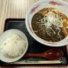 【お盆のキシャメシ傑作選】国民食×定番、異色の「牛すじカレー麻婆めん」　麺屋　ほんず（新潟市中央区）