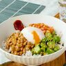 オクラ納豆キムチ丼