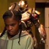 若き天才発明家リリ・ウィリアムズが、最新鋭スーツと頭脳で“新時代のヒーロー”へ！『アイアンハート』予告編