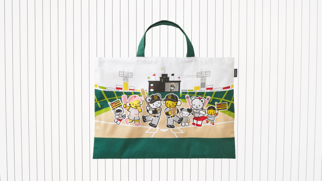 familiar ファミリア　阪神タイガースコラボ　ポーチ　タグ付き 阪神タイガース × ファミリアのコラボ第2弾、デニムバッグやパス