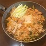 脂質1.4gの「久世福商店の即席ラーメン」を使うダイエットレシピ『痩せる無水キムチ混ぜそば』がヤバいウマイ