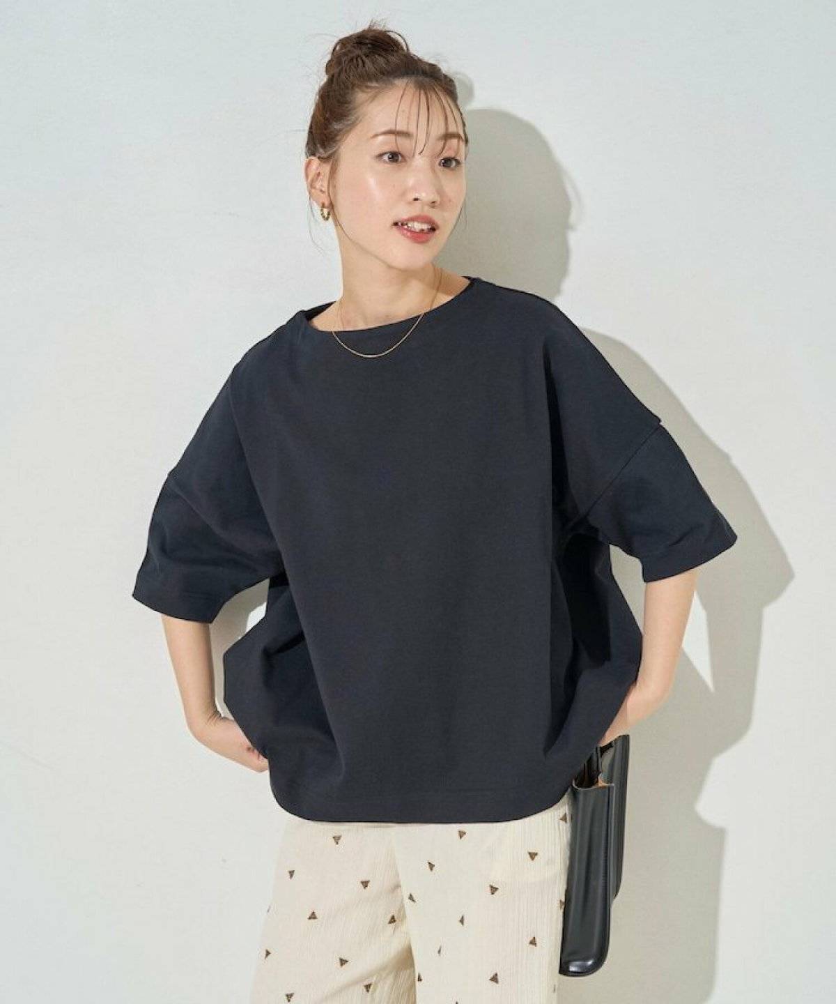 ベルパー　トップス　リボン　Ｖネック　ゆるだぼ　体型カバー　大人キレイ　秋　上品 いま買って秋まで使える！体型カバーが叶う「ゆるトップス」5選