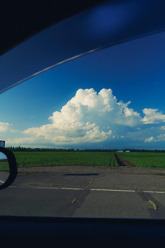 【オーダー用】北海道の風景写真 北海道の絶景】夏空を彩る、入道雲。今だけの風景を、飛行機や畑