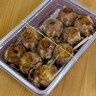 たこの仕入れ価格高騰でたこを断念して、ソーセージを入れた「たこ焼き」を食べてみた！