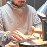 浅野慶太さん（湯河原町）　木象嵌で日本酒ラベル　富士正酒造「干支」シリーズ