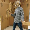 あいだっこ師匠　段ボール作品を寄贈　市民交流センターに