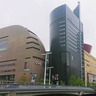 リバーウォーク北九州にサンタクロースがやってくる？　ツリーの前で写真撮影【北九州市小倉北区】