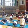 森の里小学校　｢受け身｣学び転倒事故防げ　児童の骨折事案多発受け