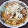 【キシャメシ】100人入る大箱ラーメン店でボリューミーな唐揚げラーメンを食す