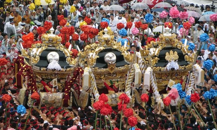 豪華な屋台が激しく練り競う！松原八幡神社秋季例大祭「灘のけんか祭り」 姫路市 - Yahoo! JAPAN