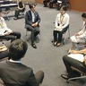 大学生が市会議員と意見交換