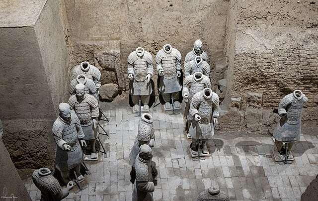 ♥中国　発掘　傭　馬　人物　注水　頭欠損　骨董品 ♥中国 発掘 傭 馬 人物 注水 頭欠損 骨董品 Amazon.co.jp