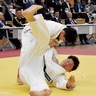 伊勢佐木署　日頃の鍛錬を披露　武道始めに約２００人