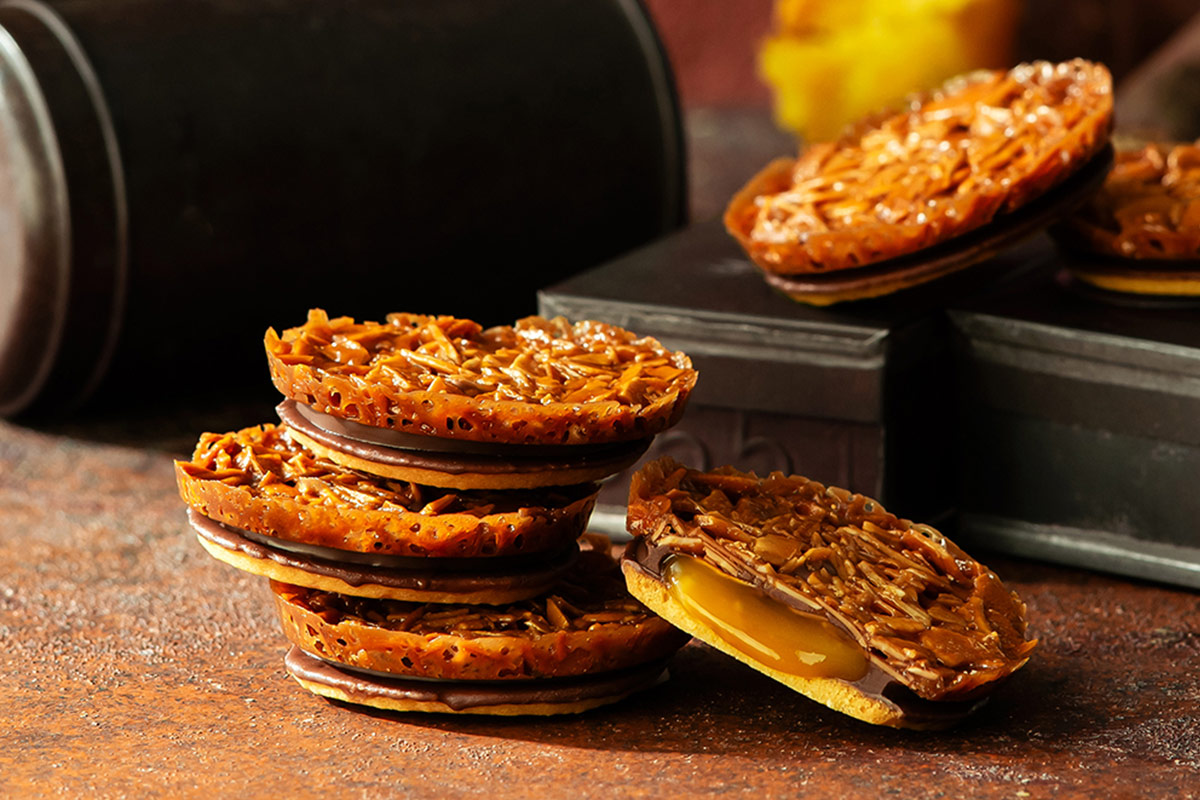 初めて出品致します。お店で使用していました。80年物人気有り　10名〜12名可能 大阪・高島屋】期間限定！人気キャラメル菓子店「CARAMER」登場