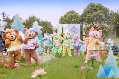 上海ディズニーランドで「ダッフィーマンス」ダッフィー＆フレンズが花