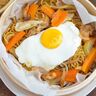 卵焼きもせいろで作る「もちもち焼きそば」【疲れた日のせいろご飯