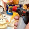 ファミマでクッキングバーナー「あぶり師」が買えるようになったので、コンビニフードを片っ端から炙ってみる