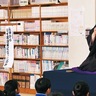 元ロッカーの落語家、職業語る　麻溝台中で特別授業