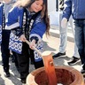 大きな声で｢よいしょ｣　ＲＣ（ロータリークラブ）と独逸学園が餅つき