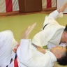 稽古の成果披露　武道始式で警察官奮闘