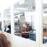 戸塚区・大倉陶園　100年超える技術を間近で　絵付け工程など見学