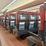 【ゾッ】ガラガラの新幹線車内で男性グループに話しかけられた結果
