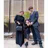 辻希美「卒園式でした」夫・杉浦太陽と三男との親子ショットを公開「本当に泣けました」