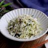 千切りキャベツと塩昆布のごま油和え