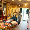 コーヒースタンド併設の古着屋さん。洞窟で宝探しをするような、五感で楽しむ新感覚ショップ｜出雲市
