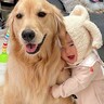 0歳の赤ちゃん→『大型犬への大好き』が溢れてハグした結果…抱きつかれた瞬間の『尊すぎる反応』が137万再生「幸せそう」「ホッコリした」