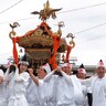 活気、熱意込め　11年ぶり　みこし行列　館山神社（釜石・平田地区）で例大祭
