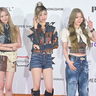IS：SUEがレザーとデニムを大胆にミックスしたY2K感漂うストリートポップなファッションで登場！＜KCON