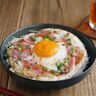 簡単なのにごちそう感満点。ハムエッグ丼