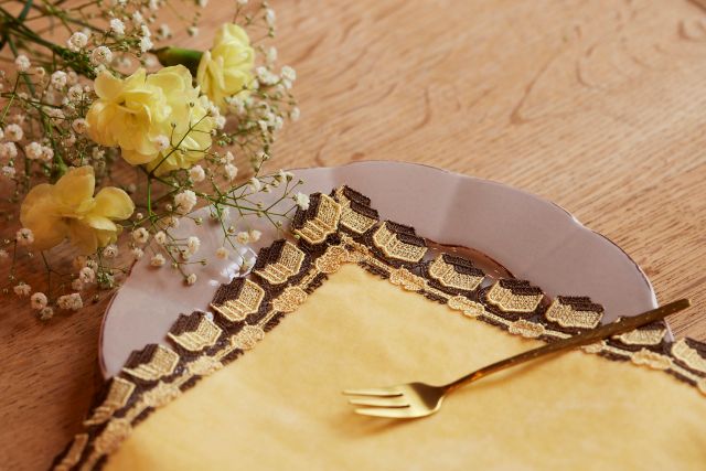 福砂屋×近沢レース店 コラボハンカチ 2枚 数量限定販売！ 福砂屋×近沢レース店のコラボハンカチがかわい