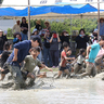 しぶき上げダッシュ「どろんこ運動会」