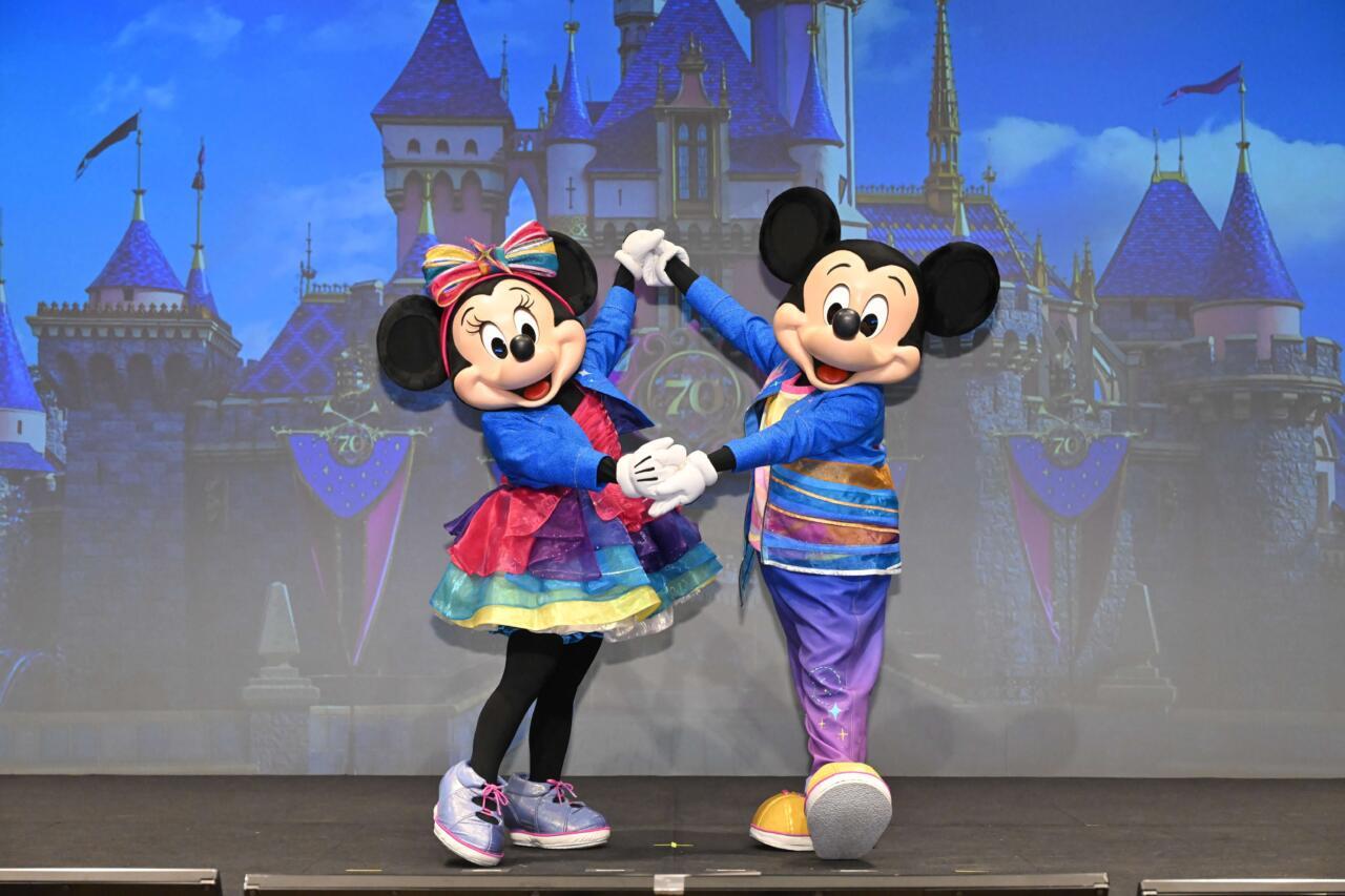 カリフォルニア ディズニーランドの70周年アイテムが日本上陸