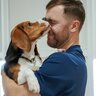犬が飼い主の顔をしつこく舐める『5つの理由』やめさせる方法はあるの？対処法まで