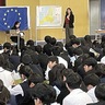 外交官が出前授業　高校生に英語で