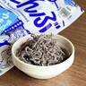 材料たったの3つだけ。【くらこん公式】の「塩こんぶ」の食べ方が香ばしくてウマい