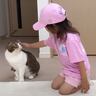 ネコに触れたことがない女の子2人がやって来た結果、猫の反応が…素敵すぎる『まさかの光景』が29万再生「優しくて感動」「あっという間にｗ」