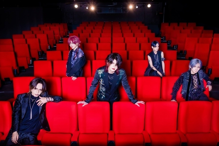 【完全生産限定盤】vistlip tour document LAYOUT vistlip、ニューシングル「BET」完全生産限定盤の全貌公開＆新