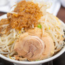 「一豚舎」の『汁有り極旨二郎野菜マシマシ』（枚方市大峰南町）【ひらつーグルメ】