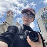 再開発が進む都心の中にあるレトロな風景…思い出も残したまちづくりへの願いをシャッターに込めて