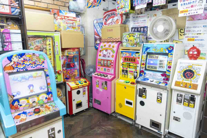 子どもだけじゃない♪レトロゲームと駄菓子に大人も大興奮の激レアスポットに潜入 神戸市 - Yahoo! JAPAN