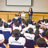 共進中　共生目指し特別講義　ウクライナ出身者が講師に