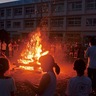 今年で閉校の剣崎小が”最後の夏”に校庭で「ナイトフェス」開催　「夜に学校で遊べるなんて」