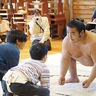 ｢どすこい！｣力士と交流　七沢希望の丘初等学校