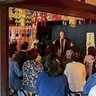 泉福寺　｢笑いで幸せに｣　恒例の花まつり寄席
